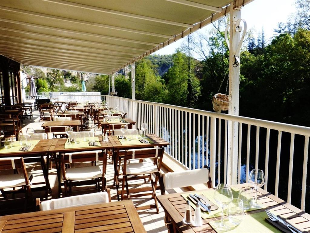 Hotel Restaurant Des Grottes Du Pech Merle Cabrerets Eksteriør billede