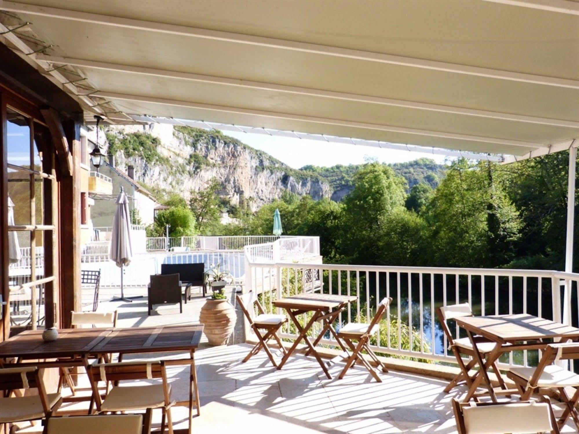 Hotel Restaurant Des Grottes Du Pech Merle Cabrerets Eksteriør billede